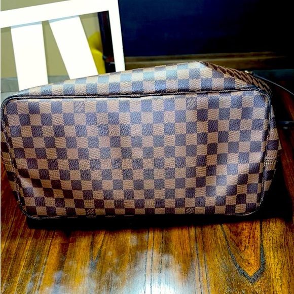 Louis Vuitton Handbags - Louis Vuitton Neverfull GM. Slightly used. Asking $1500 for set.